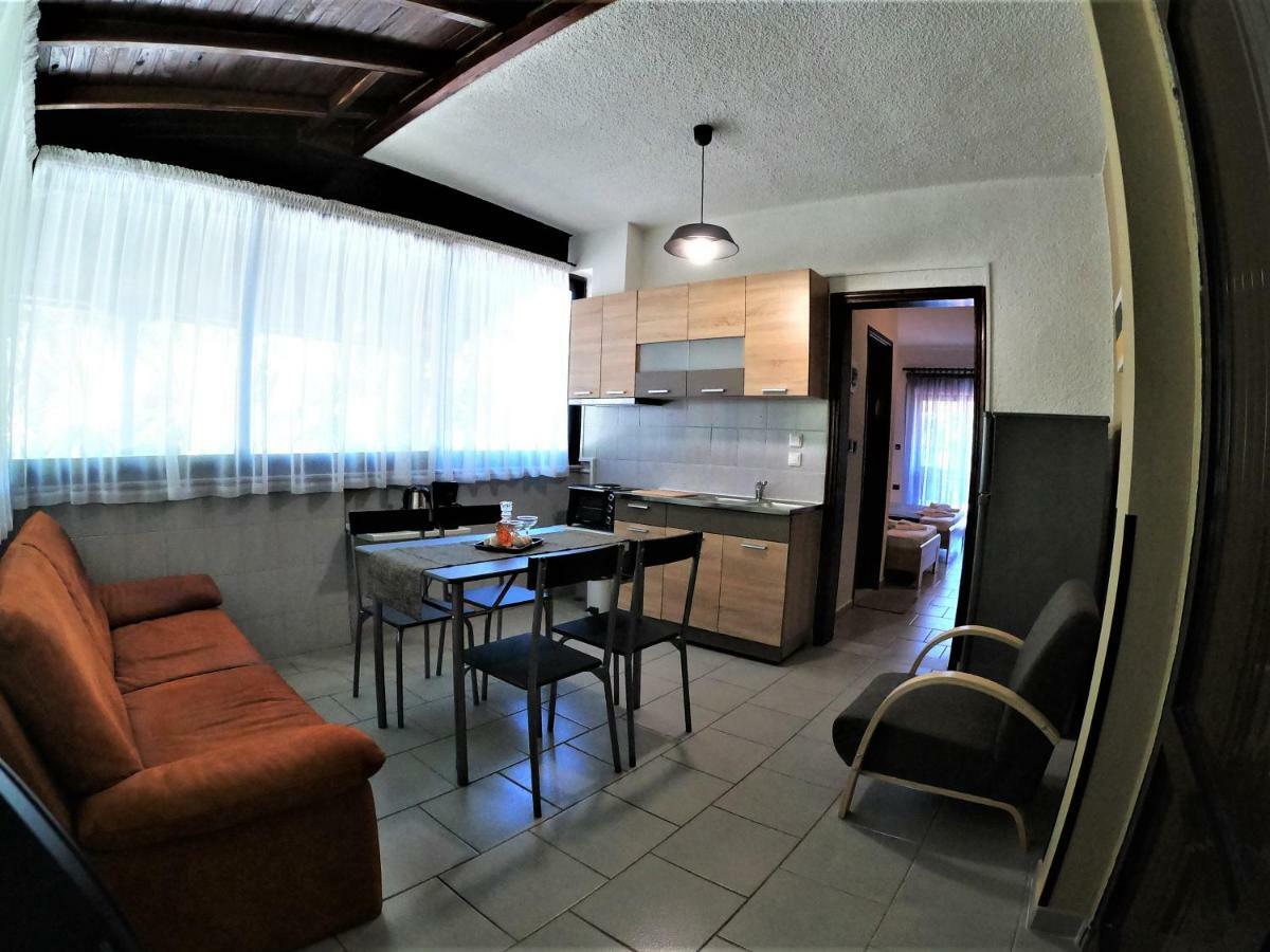 Karvounoskala Apartment *